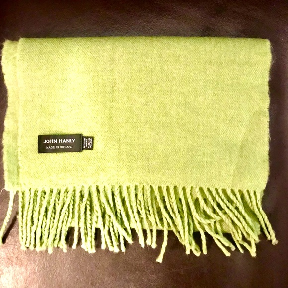 💚🍏 *JOHN HANLY* Large Extra Fine Merino Wool Scarf/Wrap - Picture 2 of 7